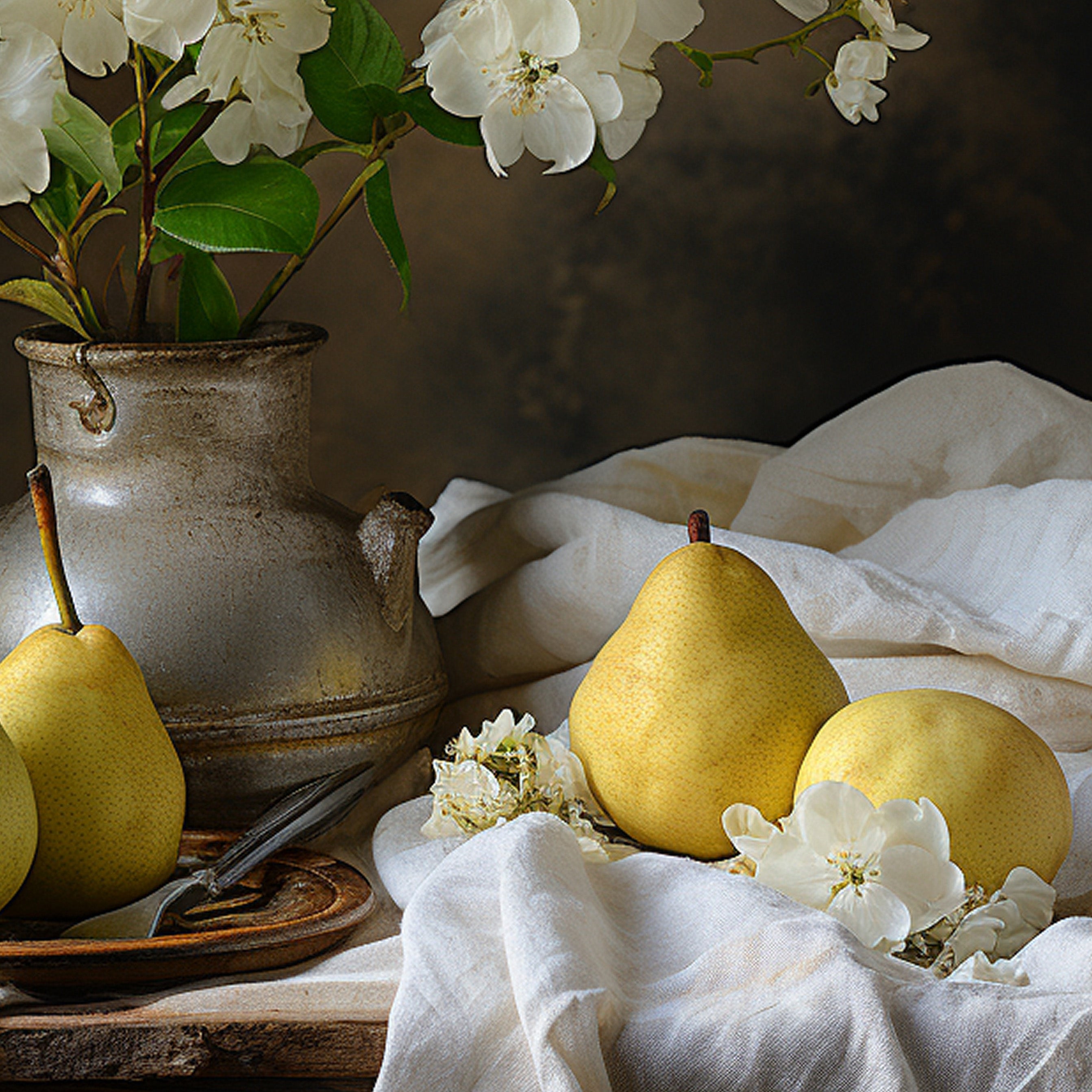 Linen, Magnolia and Pear